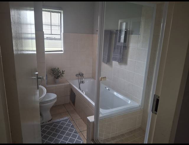 2 BEDROOM APARTMENT FOR SALE IN ALBEMARLE EXT 1